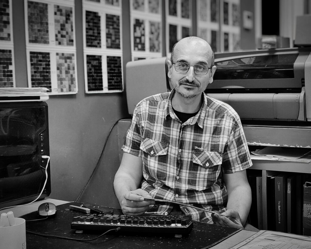 chi siamo 3 Stefano Cesqui Architetto, ritratto
Con la Realprogetti trovi tutti i servizi per la tua casa: progettazione, pratiche edilizie, materiali per ristrutturare, consulenze, rilievi